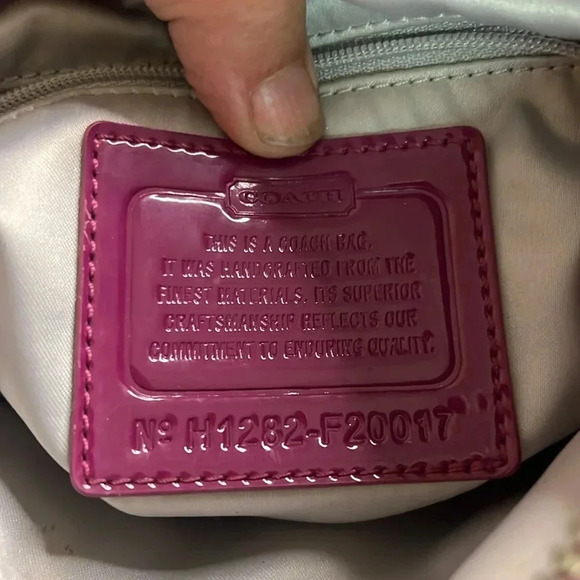 Coach Poppy magenta patent leather purse and wallet combo - Picture 7 of 16